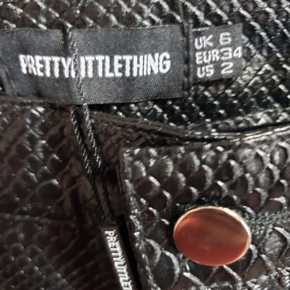 Pretty Little Thing Black Croc Faux Leather Split Hem Pants Size 2 ~ NWT - Picture 5 of 5